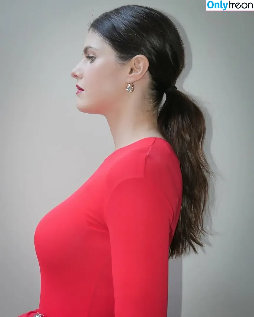 Alexandra Daddario nude photo #3659 (alexandradaddario)