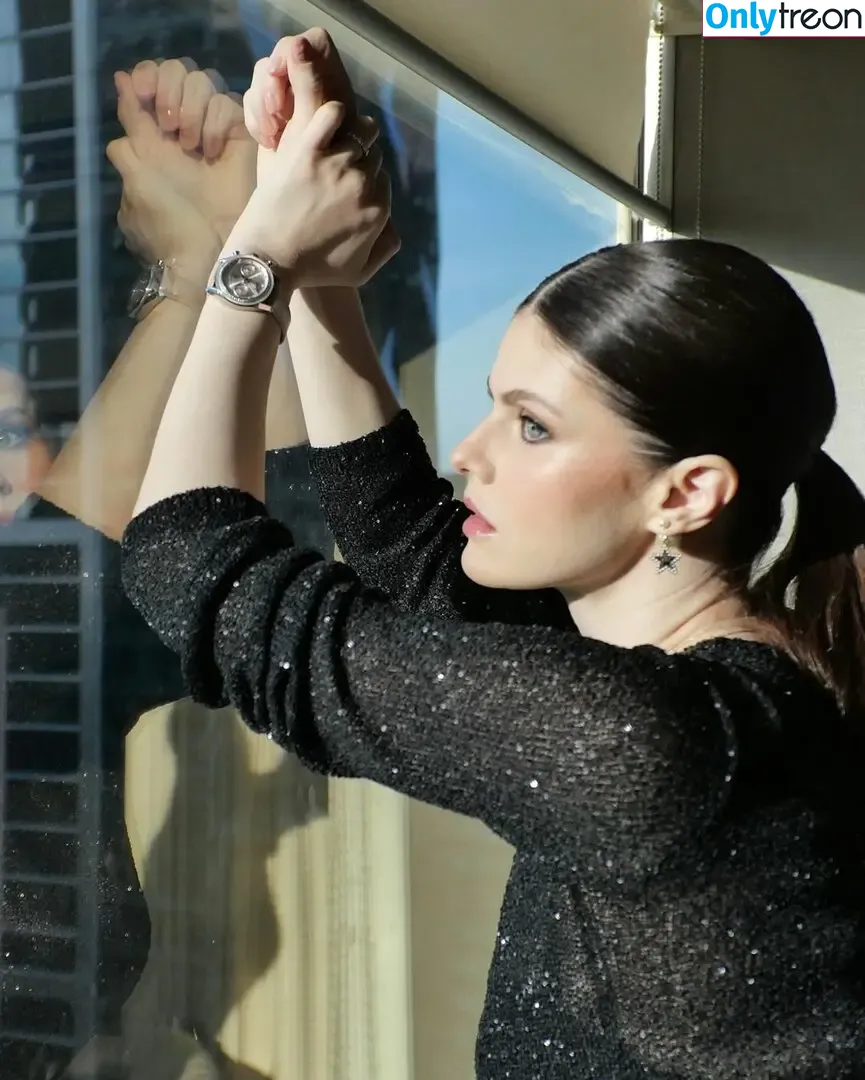 Alexandra Daddario голая photo #3708 (alexandradaddario)