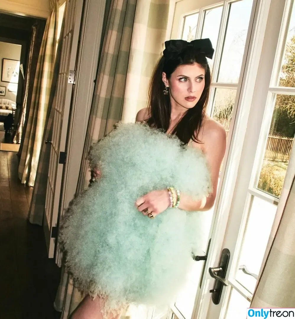 Alexandra Daddario nude photo #3731 (alexandradaddario)