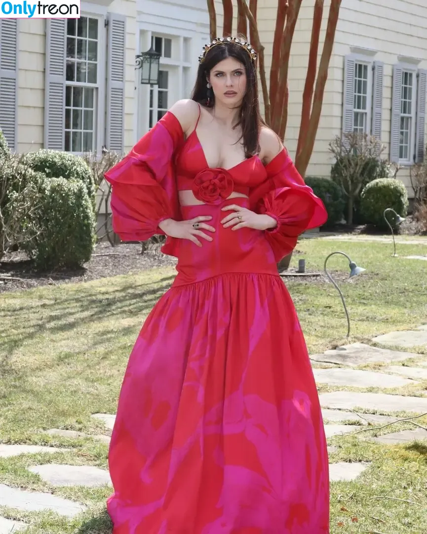 Alexandra Daddario nude photo #3736 (alexandradaddario)