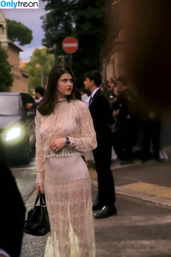 Alexandra Daddario голая photo #3760 (alexandradaddario)