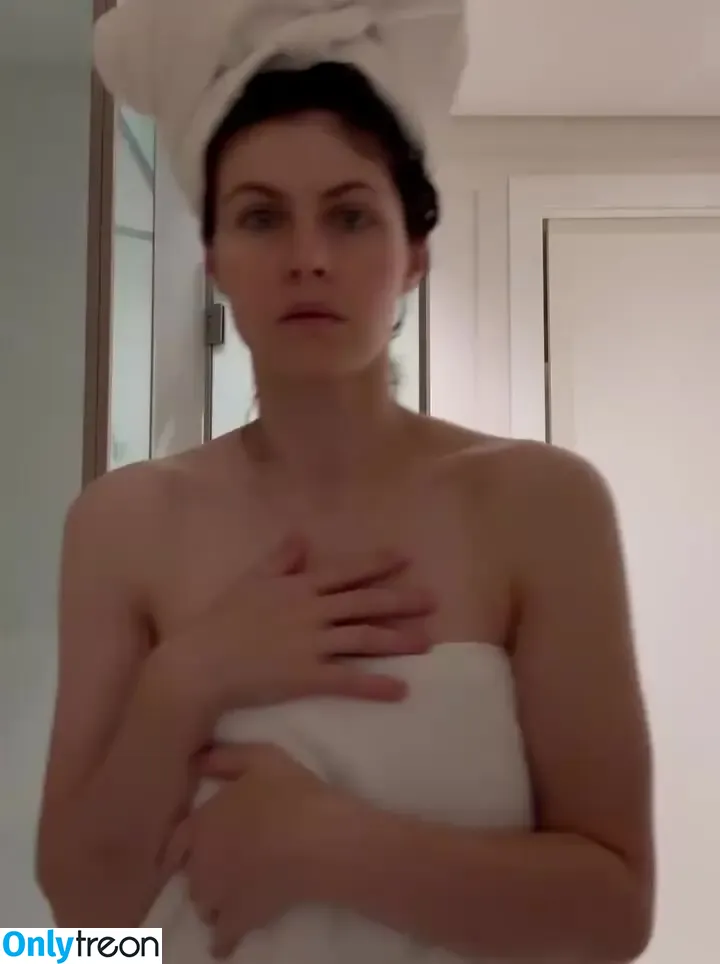 Alexandra Daddario nude photo #3873 (alexandradaddario)