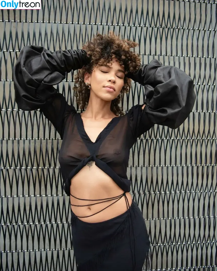 Alexandra Shipp nude photo #0020 (alexandrashipppp)