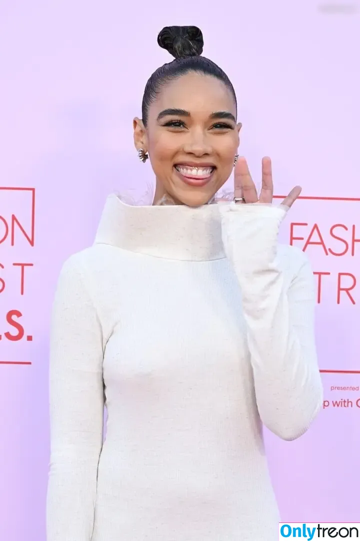 Alexandra Shipp nude photo #0055 (alexandrashipppp)