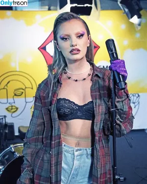 Alexandra Stan / alexandrastan фото голая #1294
