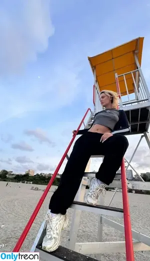 Alexandra Stan / alexandrastan фото голая #1359