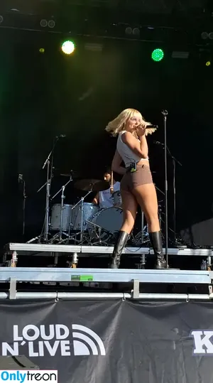 Alexandra Stan / alexandrastan nude photo #1547