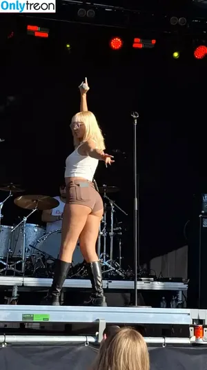 Alexandra Stan / alexandrastan nude photo #1553
