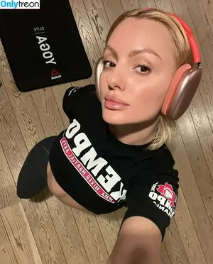 Alexandra Stan / alexandrastan nude photo #1698