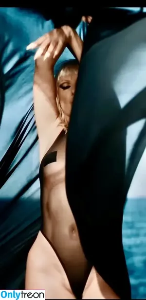 Alexandra Stan / alexandrastan nude photo #1758