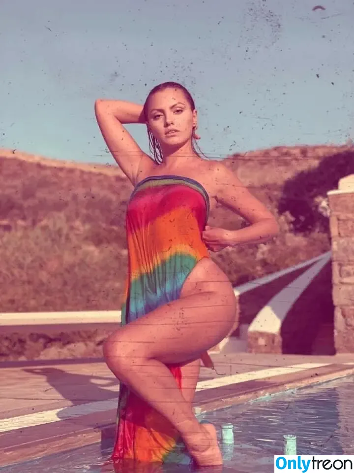 Alexandra Stan nude photo #1209 (alexandrastan)