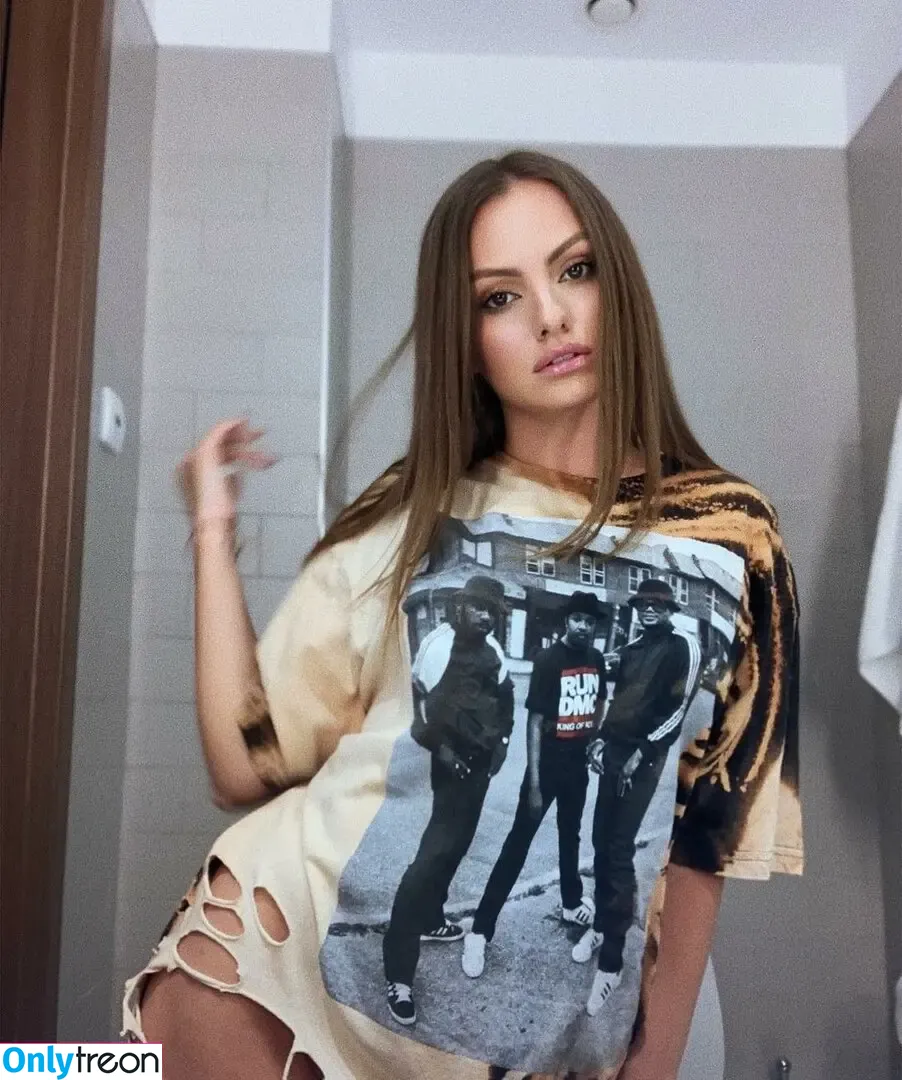 Alexandra Stan голая photo #1214 (alexandrastan)