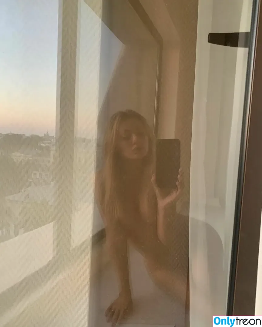 Alexandra Stan nude photo #1236 (alexandrastan)