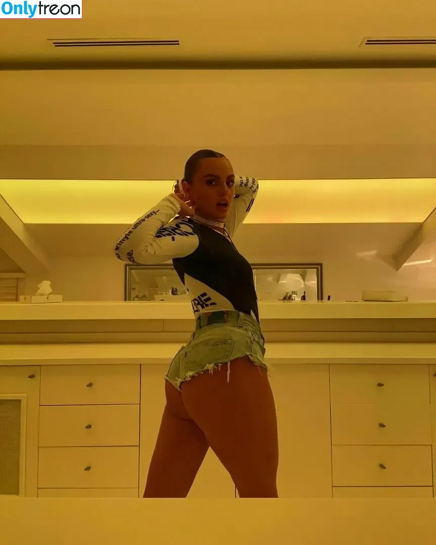 Alexandra Stan nude photo #1255 (alexandrastan)