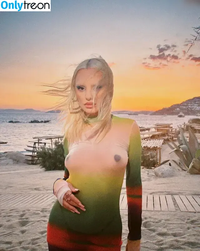 Alexandra Stan nude photo #1380 (alexandrastan)