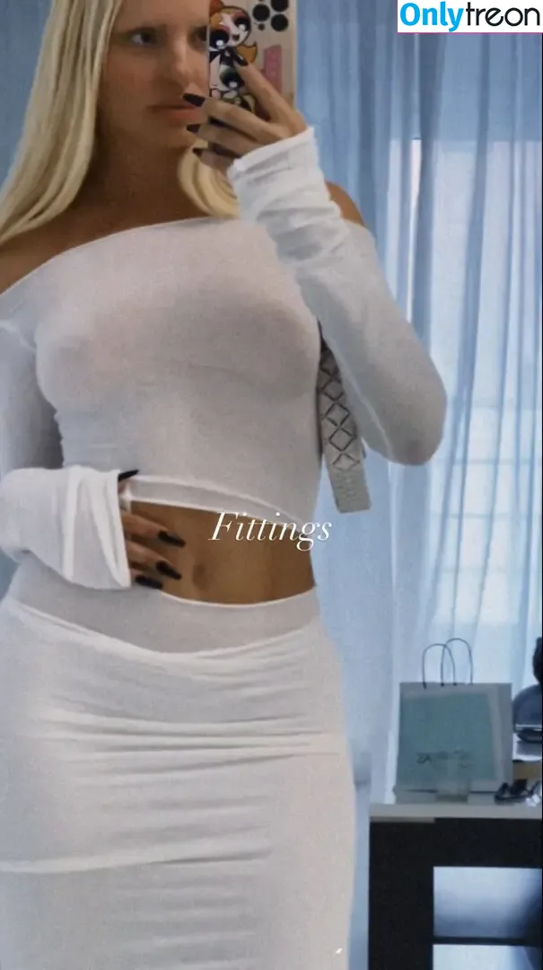 Alexandra Stan nude photo #1382 (alexandrastan)