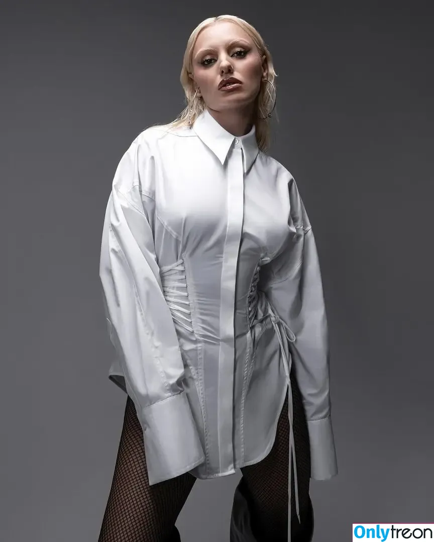 Alexandra Stan голая photo #1738 (alexandrastan)