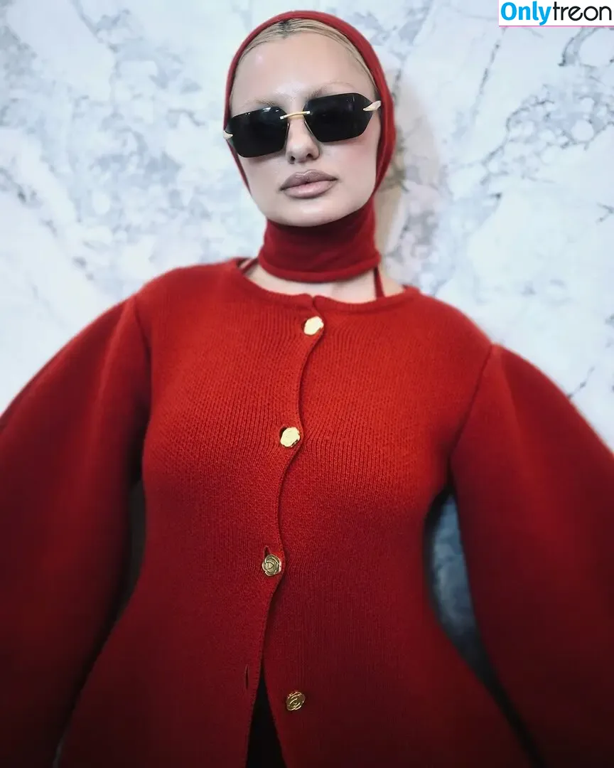 Alexandra Stan голая photo #1895 (alexandrastan)