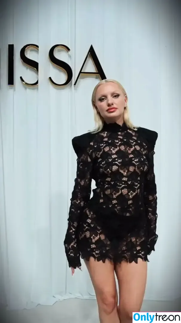 Alexandra Stan голая photo #1910 (alexandrastan)