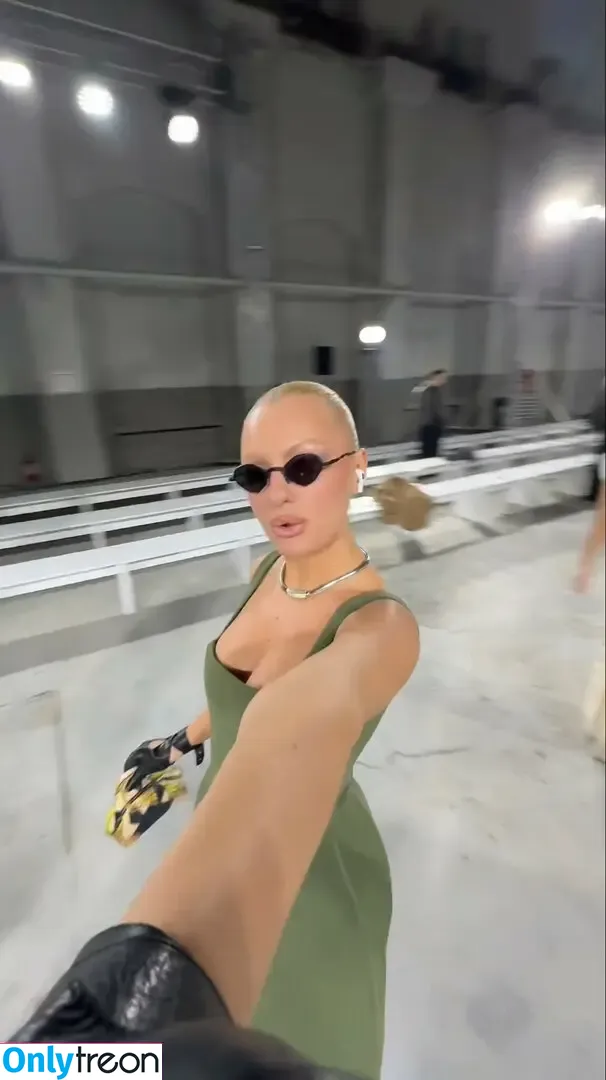 Alexandra Stan nude photo #1919 (alexandrastan)