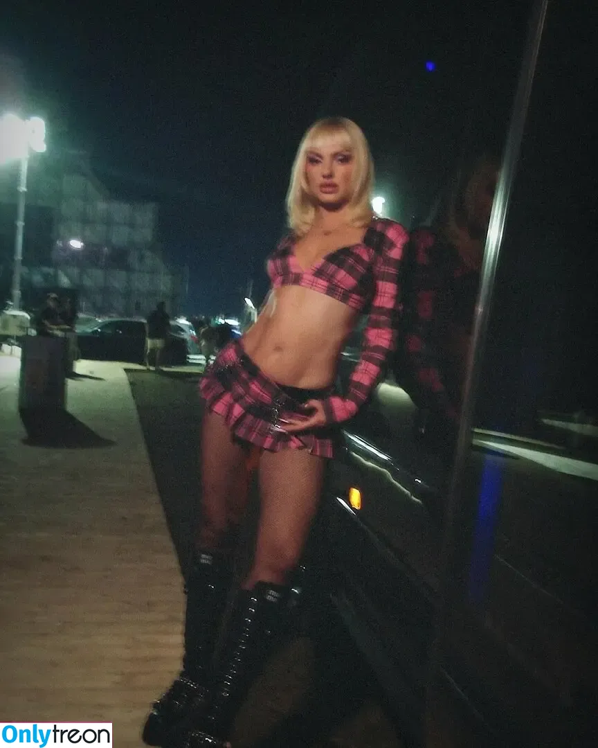 Alexandra Stan nude photo #1977 (alexandrastan)