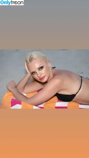 Alexandra Stan / alexandrastan фото голая #2725