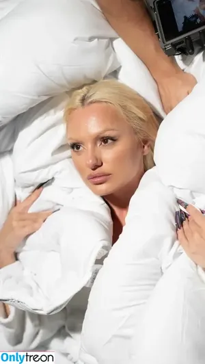 Alexandra Stan / alexandrastan фото голая #2733