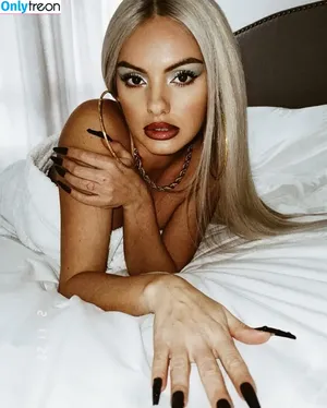 Alexandra Stan / alexandrastan фото голая #2810