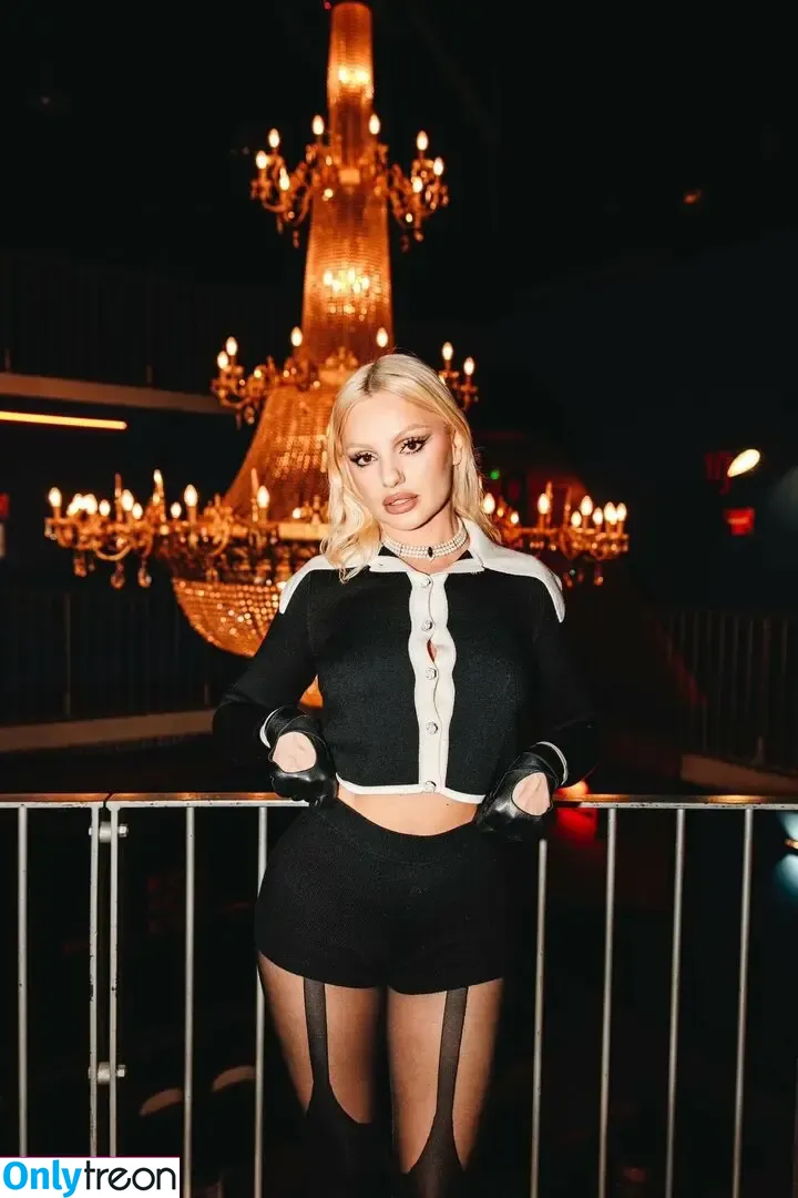 Alexandra Stan nude photo #2061 (alexandrastan)