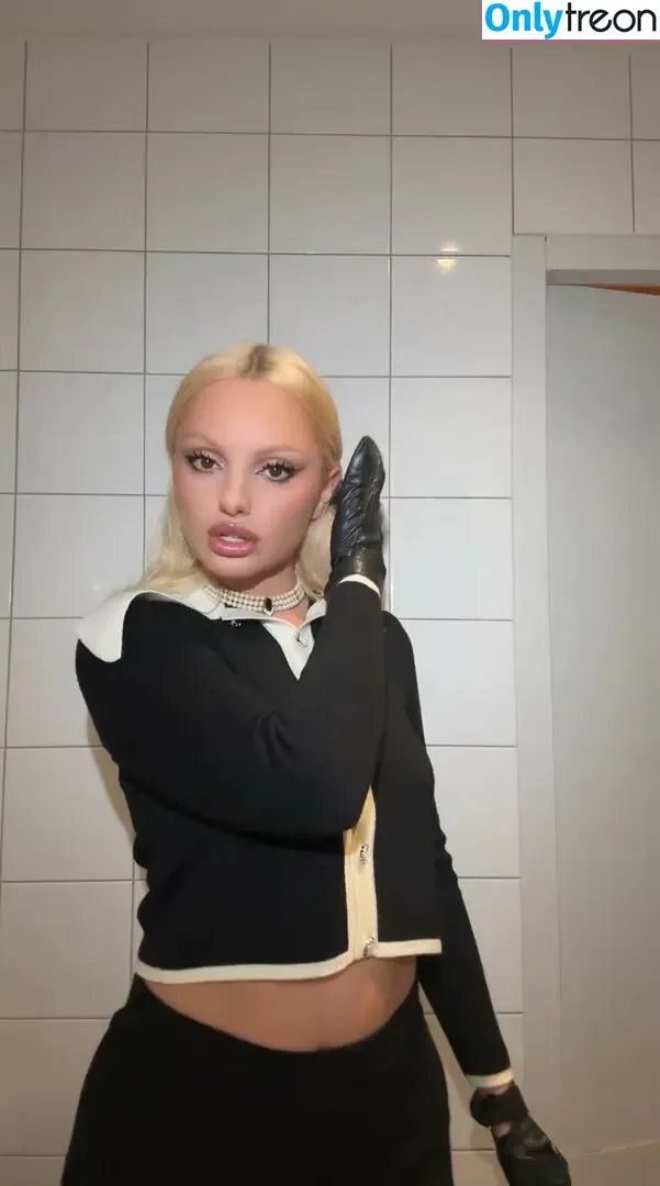 Alexandra Stan nude photo #2101 (alexandrastan)