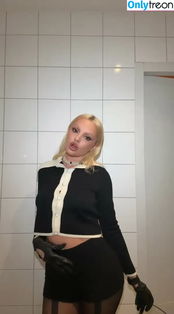 Alexandra Stan nude photo #2102 (alexandrastan)