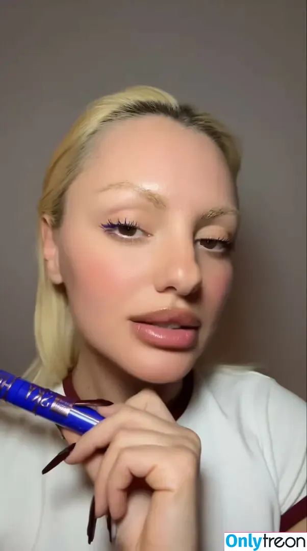Alexandra Stan голая photo #2109 (alexandrastan)