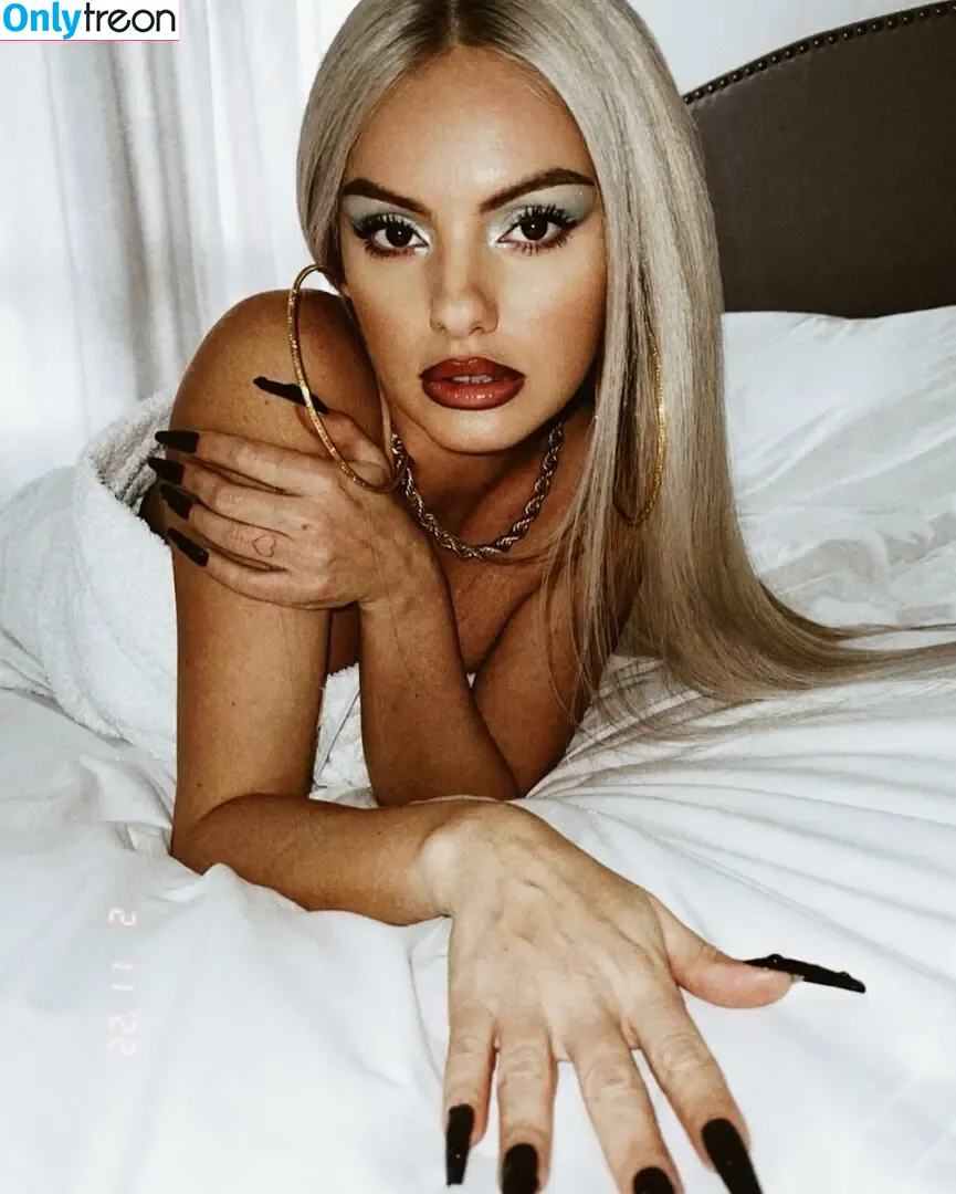 Alexandra Stan nude photo #2810 (alexandrastan)