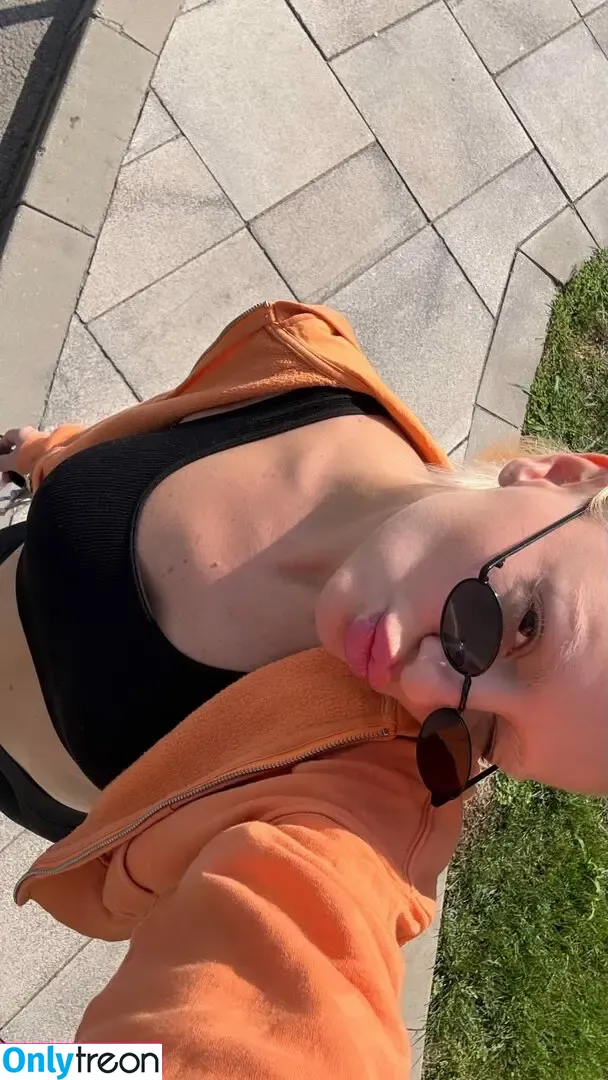 Alexandra Stan голая photo #2816 (alexandrastan)
