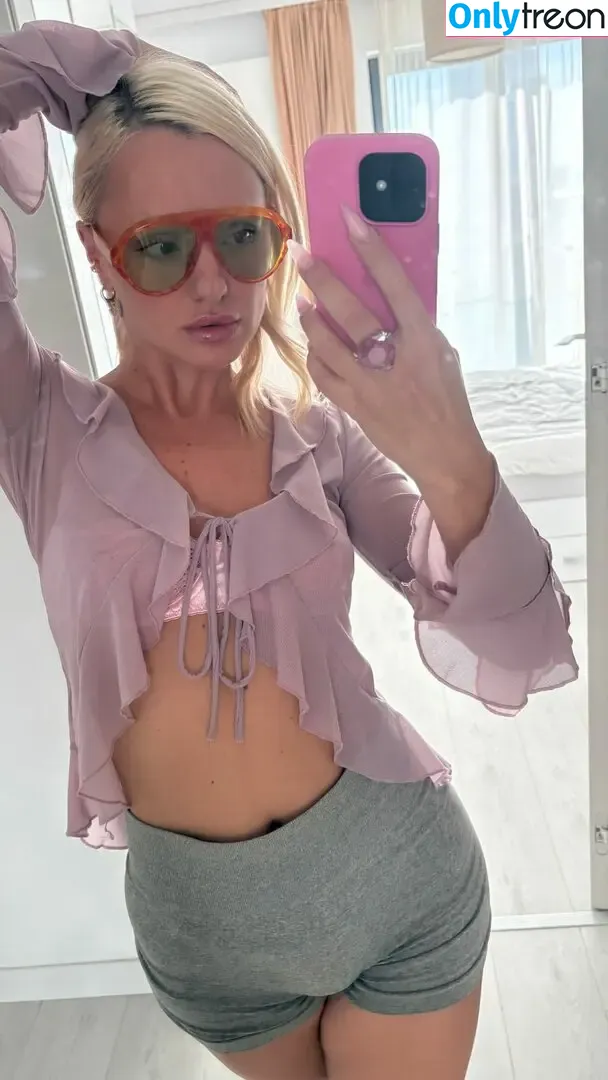 Alexandra Stan nude photo #2826 (alexandrastan)
