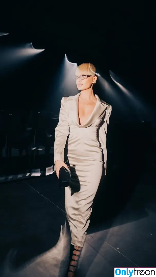 Alexandra Stan nude photo #2938 (alexandrastan)