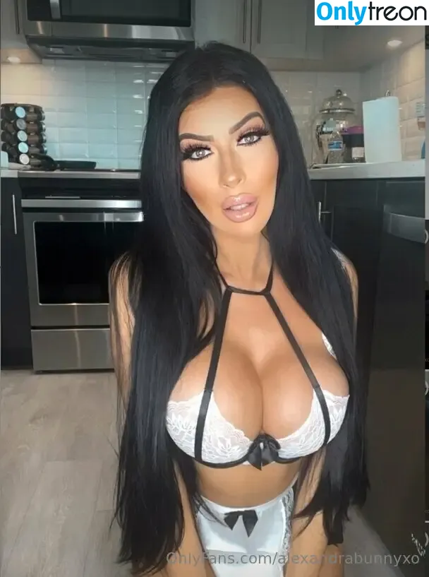 alexandrabunnyxo nude photo #0025 (alexandrabunnyxo)