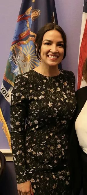 Alexandria Ocasio-Cortez / AOC фото голая #0232