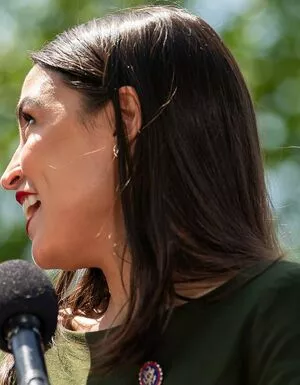 Alexandria Ocasio-Cortez / AOC фото голая #0241