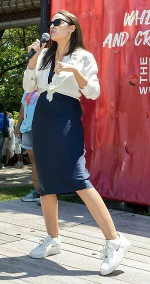 Alexandria Ocasio-Cortez / AOC фото голая #0249