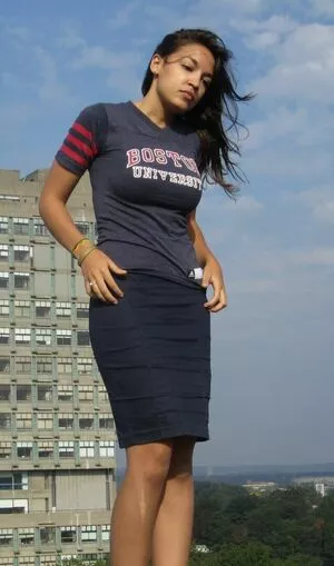 Alexandria Ocasio-Cortez / AOC фото голая #0250