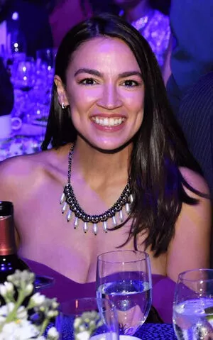 Alexandria Ocasio-Cortez / AOC фото голая #0251