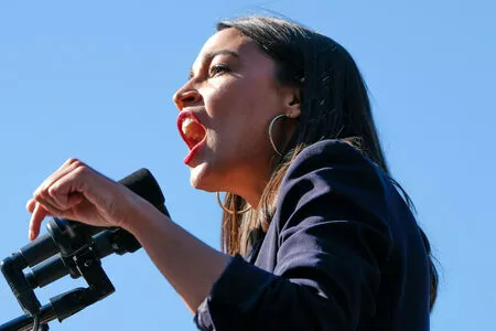 Alexandria Ocasio-Cortez / AOC фото голая #0254