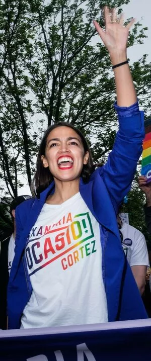 Alexandria Ocasio-Cortez / AOC фото голая #0256