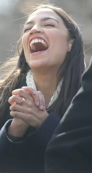 Alexandria Ocasio-Cortez / AOC фото голая #0257