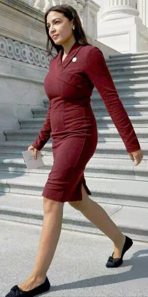 Alexandria Ocasio-Cortez / AOC фото голая #0263