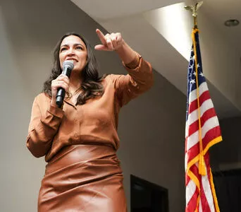 Alexandria Ocasio-Cortez / AOC фото голая #0264