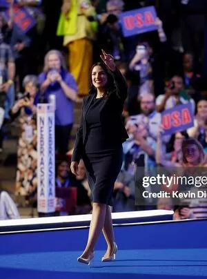 Alexandria Ocasio-Cortez / AOC фото голая #0265
