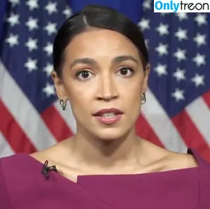 Alexandria Ocasio-Cortez / AOC / Alexandria Ocasio Cortez фото голая #0321