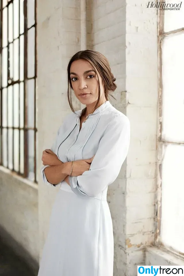 Alexandria Ocasio-Cortez голая photo #0083 (AOC)